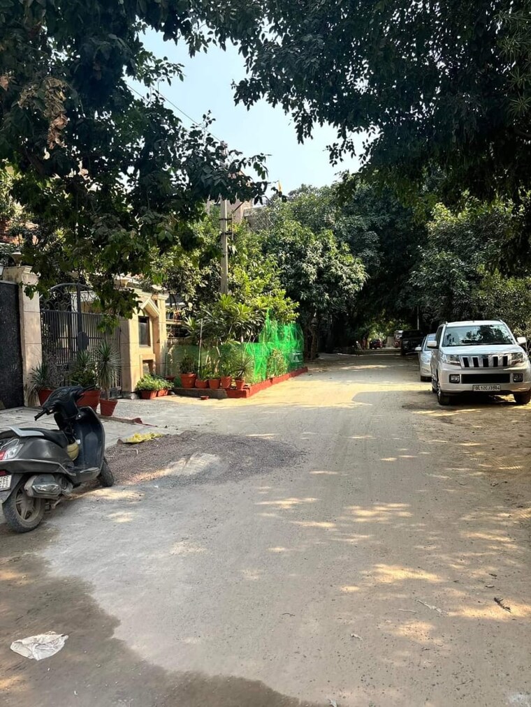  Parking, dlf-city-phase-iii 1.5 Bedroom 1100 Sq.Ft. Builder Floor In Sector 24 Gurgaon 9679575