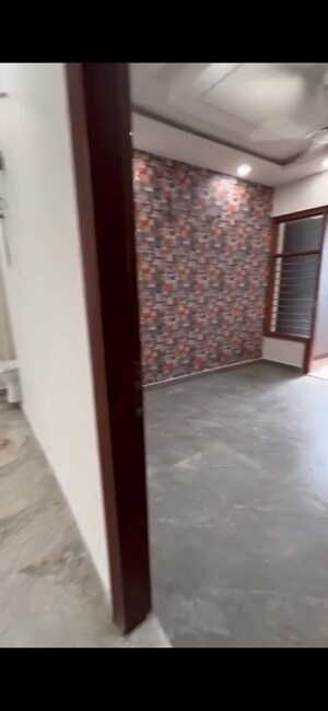 Room in 3 BHK Builder Floor at Puri Kohinoor, Sector 89 – for Rent