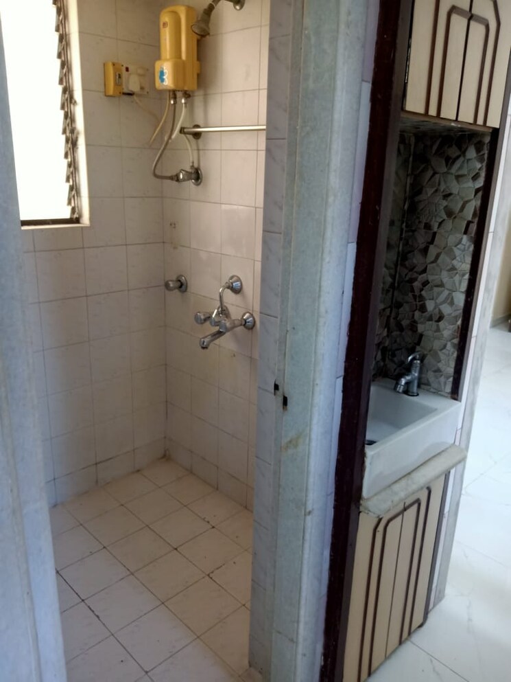 Bathroom, sector 1 greater noida 1 Bedroom 545 Sq.Ft. Builder Floor In Sector 1 Greater Noida Greater Noida 9679842