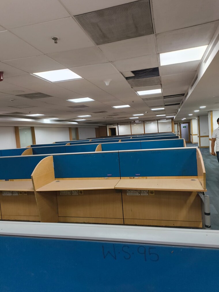 undefined, sector 16 Commercial Office Space 1200 Sq.Ft. In Sector 16 Noida 9679576