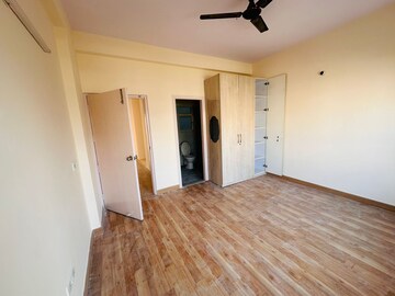 Room in 3 BHK Builder Floor at Puri Aman Vilas, Sector 89 – for Rent