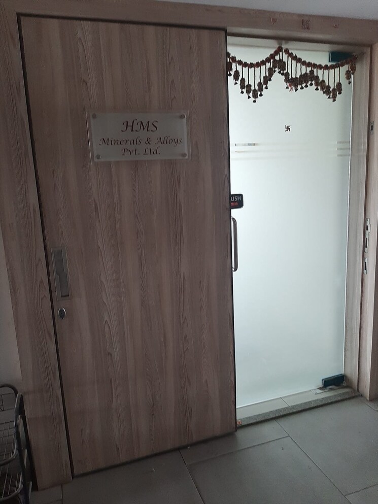 undefined, krish-santorini-square Commercial Office Space 710 Sq.Ft. In Jodhpur Ahmedabad 9679707