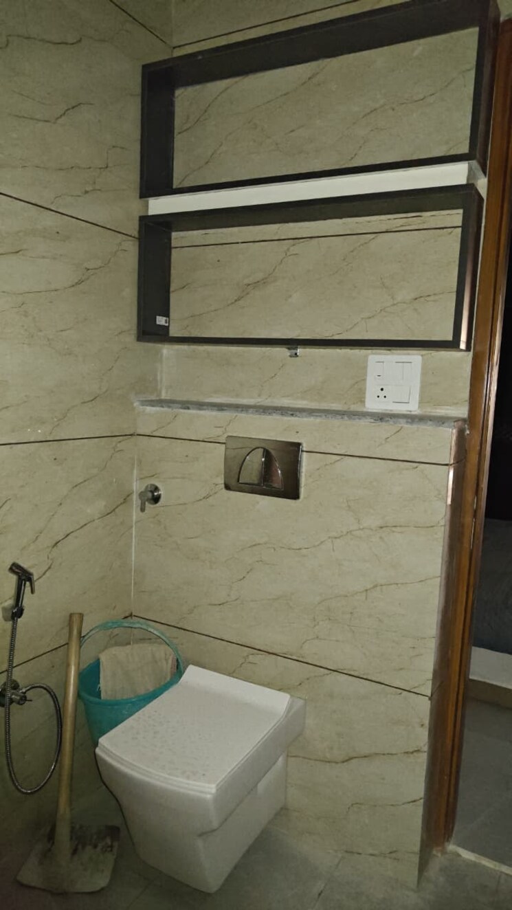 Bathroom, raj nagar extension 2 Bedroom 2000 Sq.Ft. Apartment In Raj Nagar Extension Ghaziabad 9679690