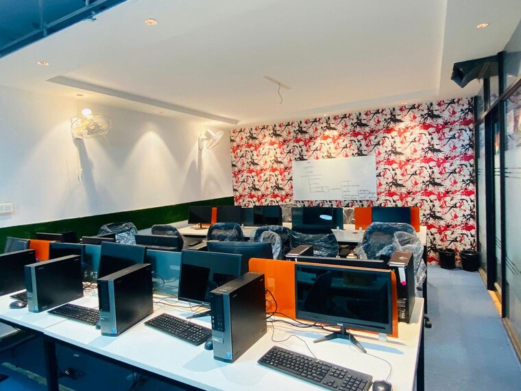 Team Area, sector 4 Commercial Office Space in IT/SEZ 800 Sq.Ft. In Sector 4 Noida 9679722