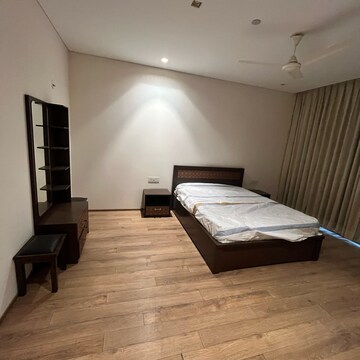 Room in 4 BHK Apartment at Panchshil One North, Magarpatta Road – for Sale