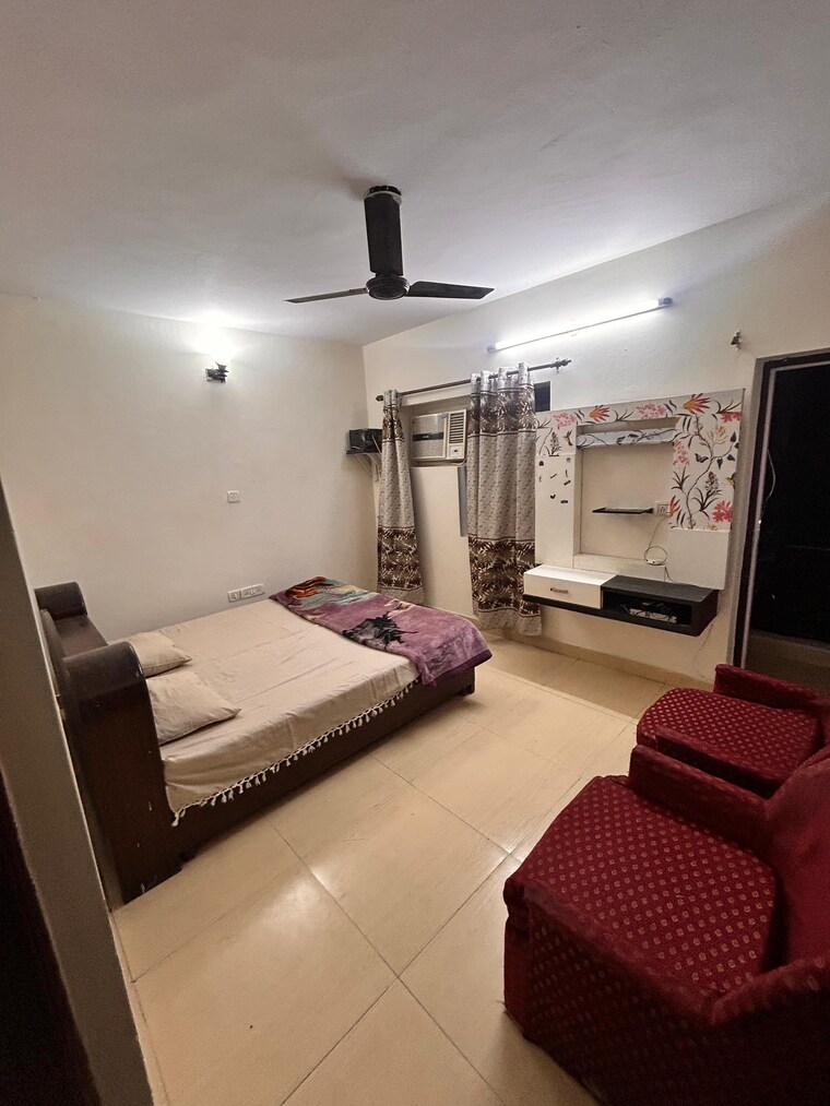 Master Bedroom, lajpat nagar i 2 Bedroom 900 Sq.Ft. Builder Floor In Lajpat Nagar I Delhi 9679795