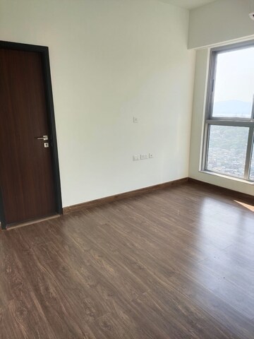 Room in 3 BHK Apartment at Piramal Revanta, Mulund West – for Rent
