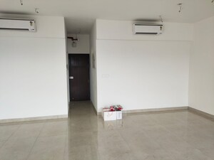 Room in 3 BHK Apartment at Piramal Revanta, Mulund West – for Rent