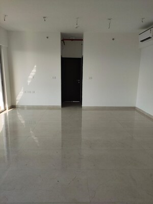 Room in 3 BHK Apartment at Piramal Revanta, Mulund West – for Rent