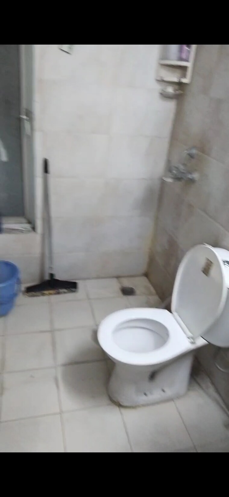 Bathroom, ajnara-le-garden 2.5 Bedroom 1285 Sq.Ft. Apartment In Sector 16b Greater Noida Greater Noida 9679824