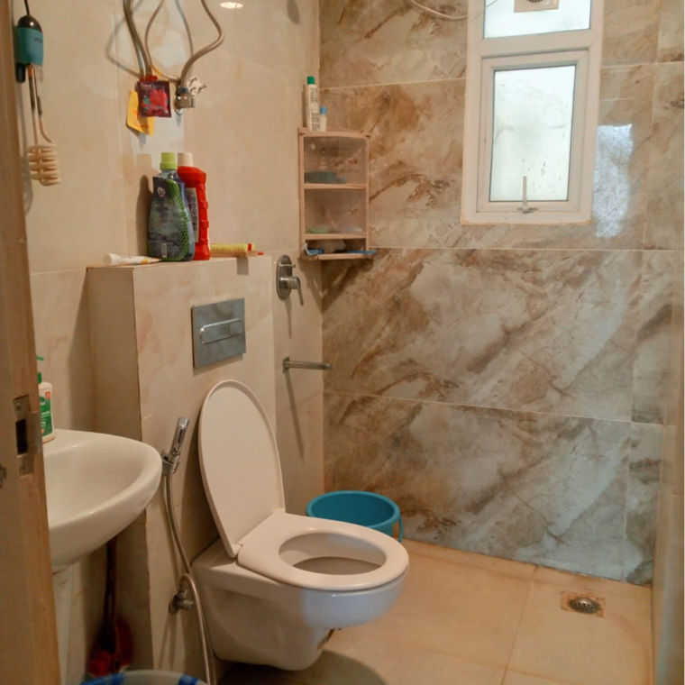 Bathroom, omaxe-the-palace 3 Bedroom 1550 Sq.Ft. Apartment In Sushant Golf City Lucknow 9679830