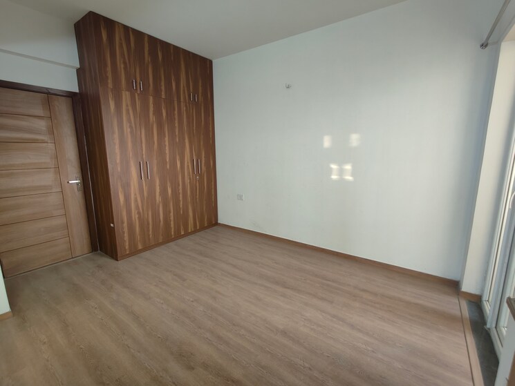 Room, tulip-yellow 3 Bedroom 1704 Sq.Ft. Apartment In Sector 69 Gurgaon 9679870