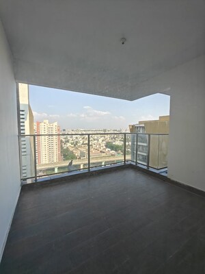 Room in 3 BHK Apartment at Shriram Southern Crest, Jp Nagar – for Sale