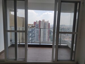 Room in 3 BHK Apartment at Shriram Southern Crest, Jp Nagar – for Sale