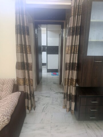 Room in 1 BHK Apartment at Riddhi Garden, Malad East – for Rent