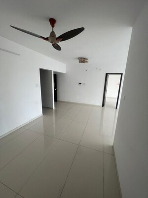 Room in 3.5 BHK Apartment at Mantra Mirari, Koregaon Park – for Sale