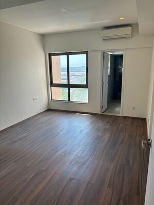 Room in 3.5 BHK Apartment at Mantra Mirari, Koregaon Park – for Sale