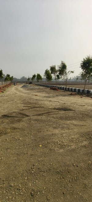 Plot For Sale in Gosainganj
