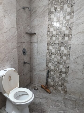 Bathroom in 1 BHK Builder Floor at Sushant Vyapaar Kendra, Sector 43 – for Rent