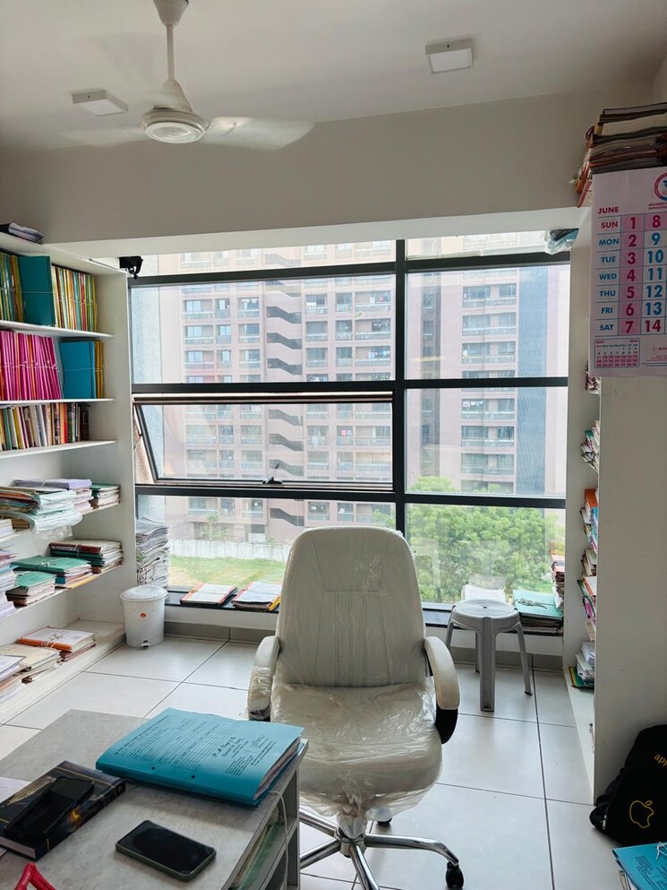 Team Area, science city Commercial Office Space 569 Sq.Ft. In Science City Ahmedabad 9680014