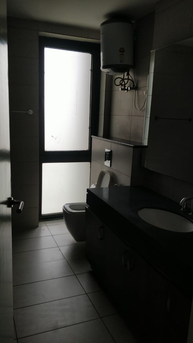 Bathroom, ireo-victory-valley 3 Bedroom 2428 Sq.Ft. Apartment In Sector 67 Gurgaon 9680051