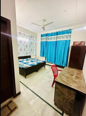 Room in  Pg at Viram Khand – for Rent