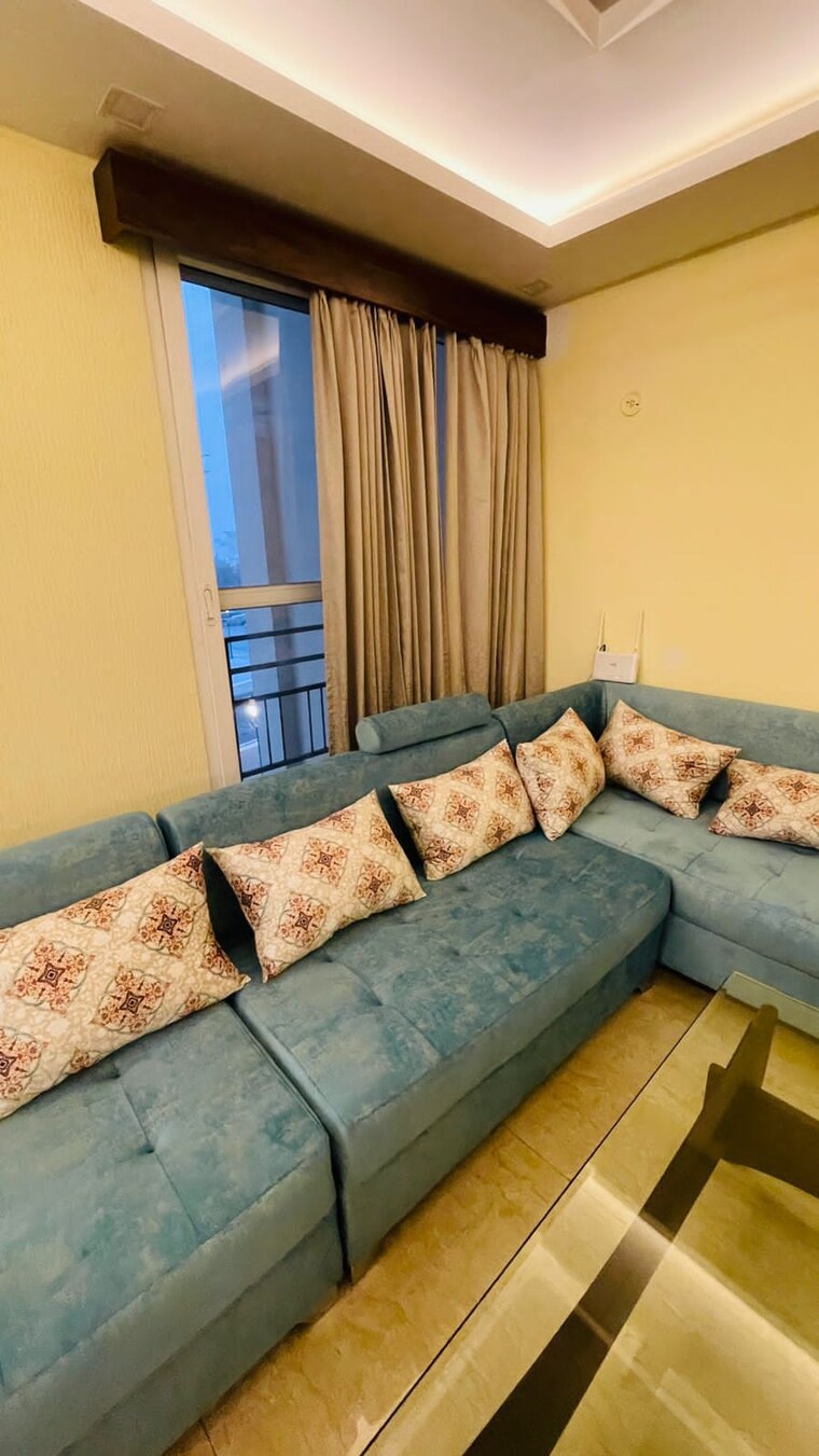 Room, vibhuti khand Pg For Boys & Girls In Vibhuti Khand 9680063