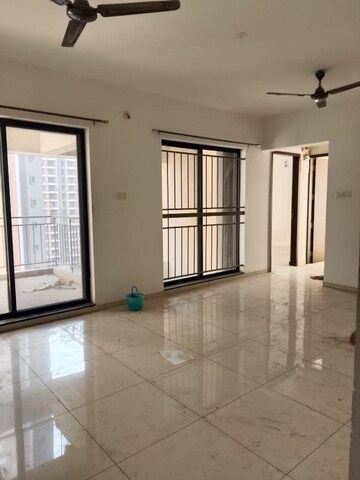 Room in 2 BHK Apartment at Pride World City Kingsbury, Charholi Budruk – for Rent