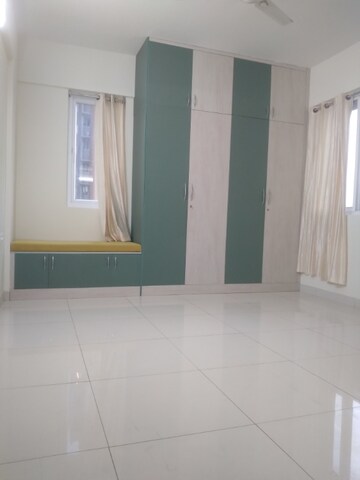 Room in 2 BHK Apartment at Salarpuria Sattva Exotic, Kogilu – for Rent