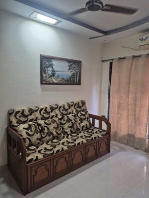 Furnished Amenities in 1 BHK Apartment at Rashmi Chhaya CHS, Kandivali West – for Rent