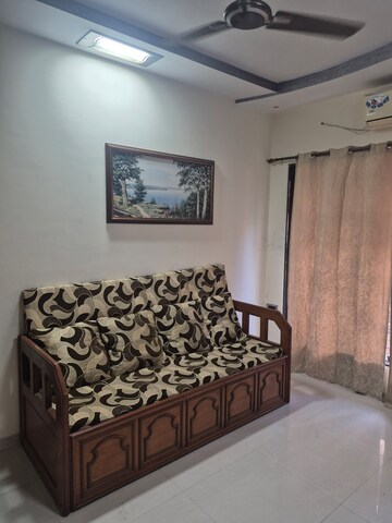 Furnished Amenities in 1 BHK Apartment at Rashmi Chhaya CHS, Kandivali West – for Rent