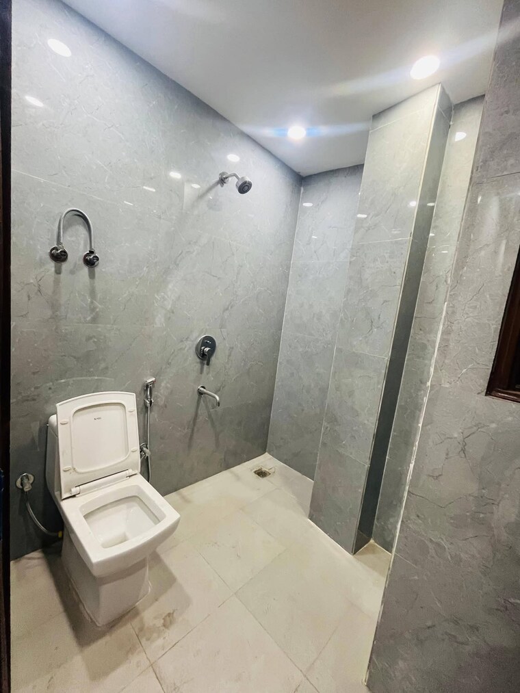 Bathroom, saket 2 Bedroom 1000 Sq.Ft. Builder Floor In Saket Delhi 9680203
