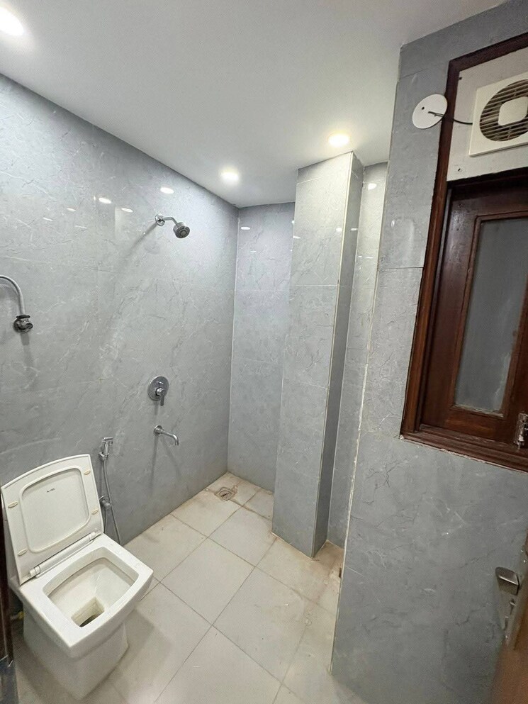 Bathroom, saket 2 Bedroom 1000 Sq.Ft. Builder Floor In Saket Delhi 9680203