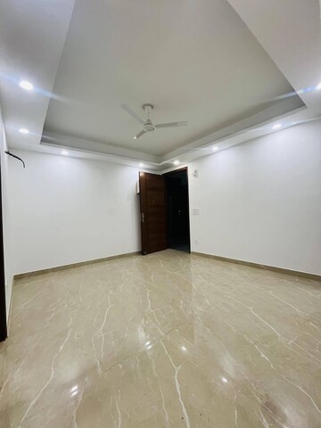 Room in 2 BHK Builder Floor at Saket – for Rent