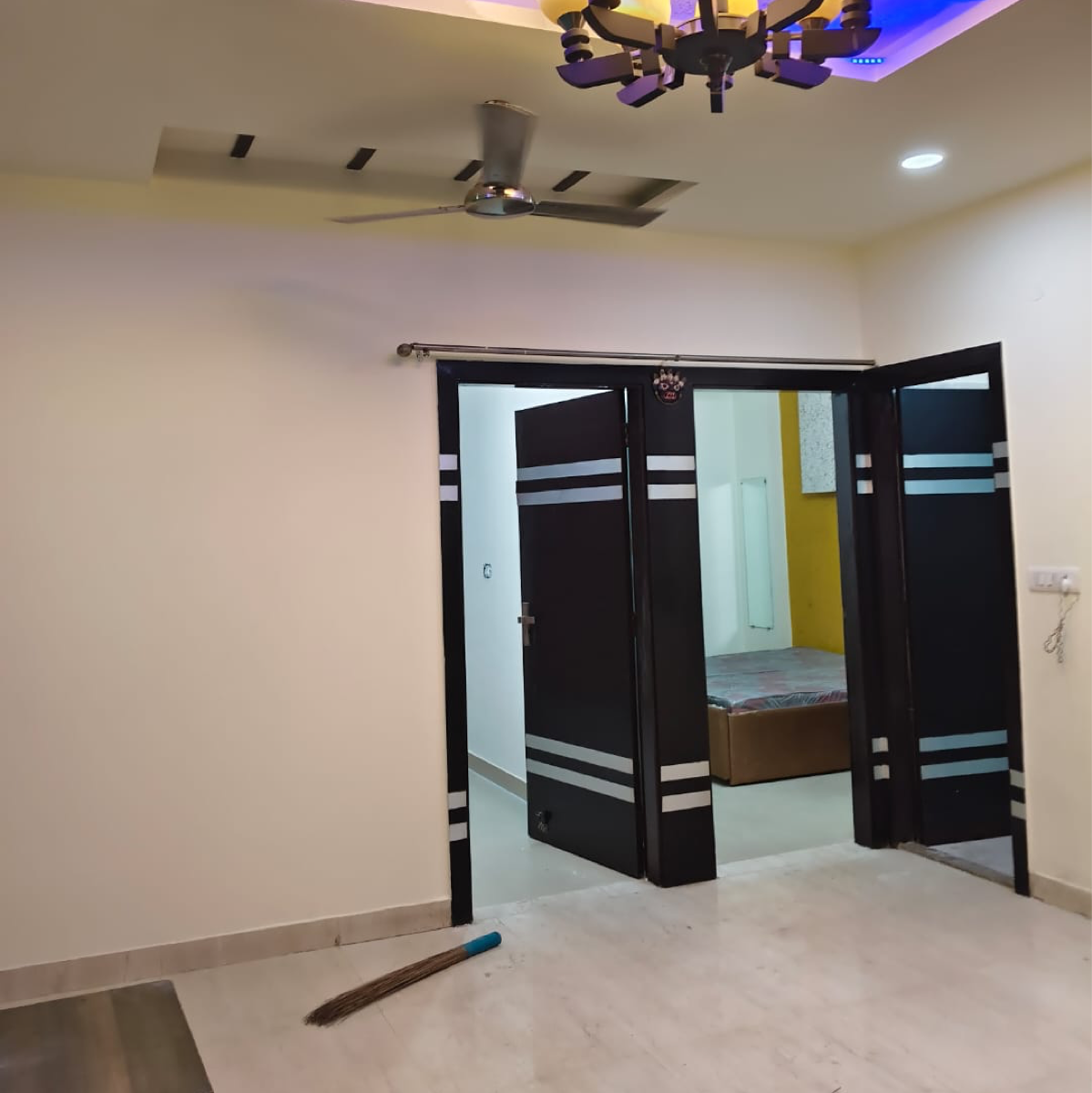 2 BHK + Pooja Room Builder Floor For Rent in 2 Bhk In Indirapuram