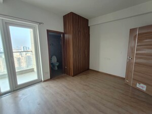 Room in 3 BHK Builder Floor at Saket – for Rent
