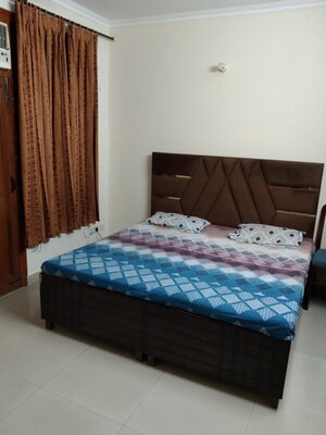 Bedroom in 2 BHK Apartment at Penta Homes, Vip Road – for Rent
