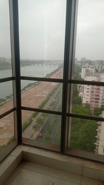  Office Space For Rent in Ashram Road