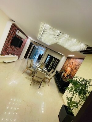 Furnished Amenities in 4 BHK Apartment at Ireo Skyon, Sector 60 – for Rent