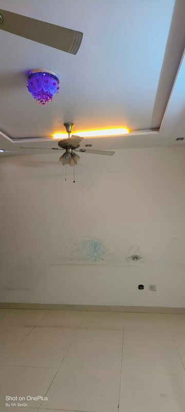 Room in 2 BHK Apartment at Sector 12 Dwarka – for Rent