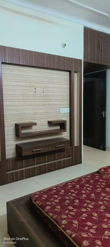 Room in 2 BHK Apartment at Sector 12 Dwarka – for Rent