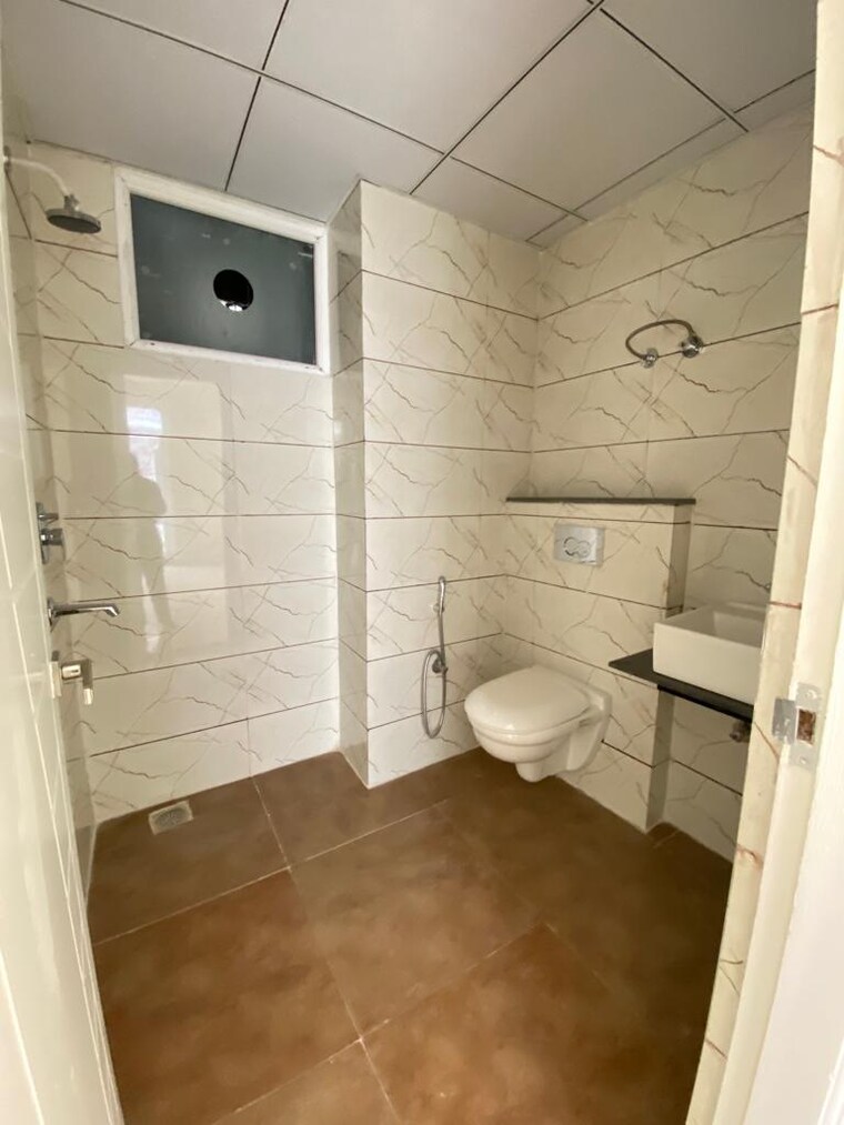 Bathroom, maxxus-elanza 2 Bedroom 1400 Sq.Ft. Apartment In International Airport Road Zirakpur 9680560