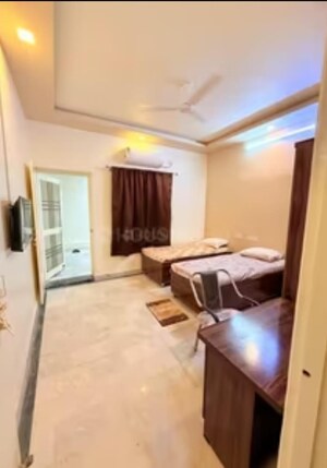Room in  Pg at Viraj Khand – for Rent