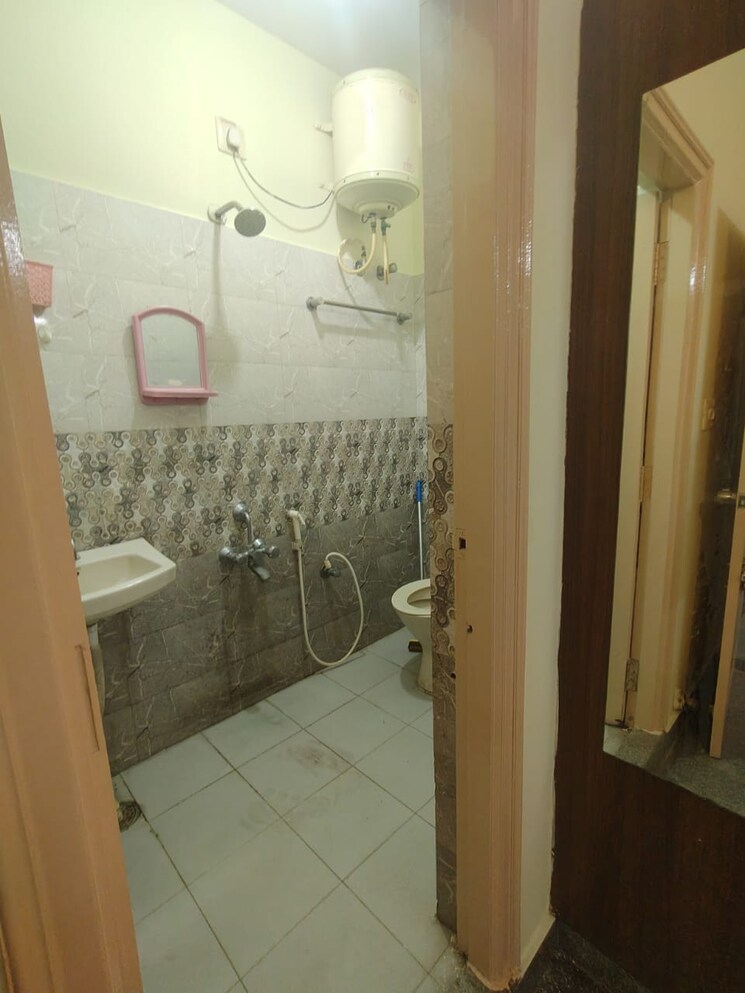 Bathroom, happy-homes-btm-layout 2 Bedroom 700 Sq.Ft. Builder Floor In Btm Layout Bangalore 9680669