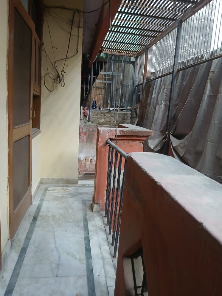 Balcony, sector 70 3 Bedroom 1100 Sq.Ft. Builder Floor In Sector 70 Faridabad 9680667