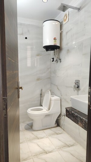Bathroom in 1 BHK Builder Floor at Saket – for Rent
