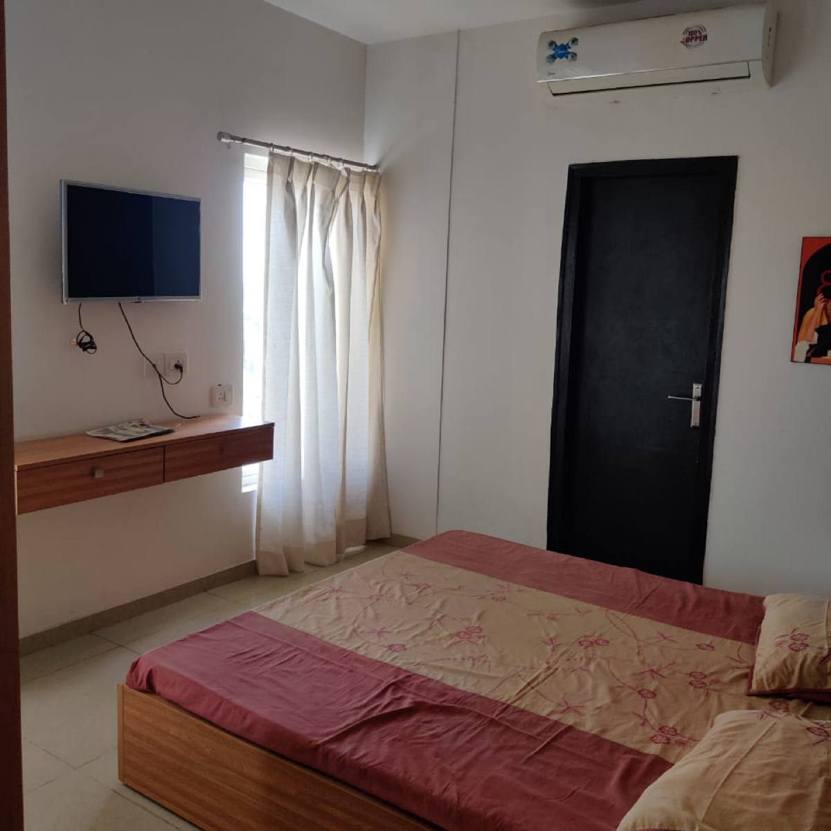 1 BHK + Pooja Room Apartment For Rent in Ajnara Elements