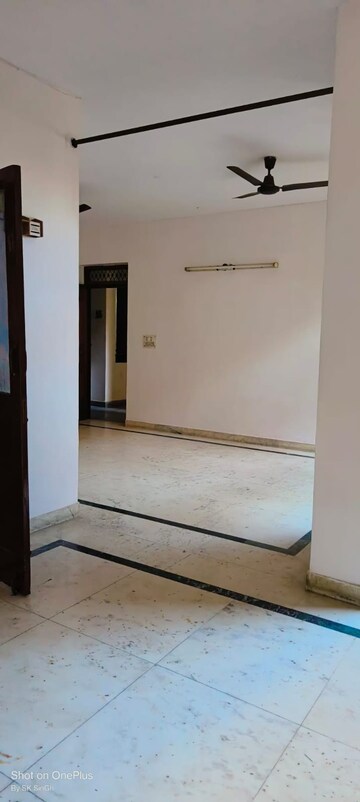 Room in 2 BHK Apartment at Sector 4 Dwarka – for Rent