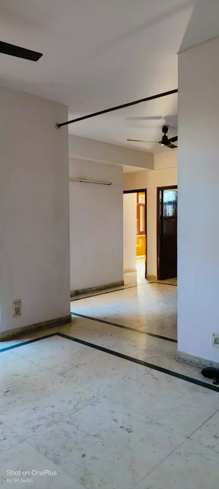 Room, sector 4 dwarka 2 Bedroom 1630 Sq.Ft. Apartment In Sector 4 Dwarka Delhi 9680861