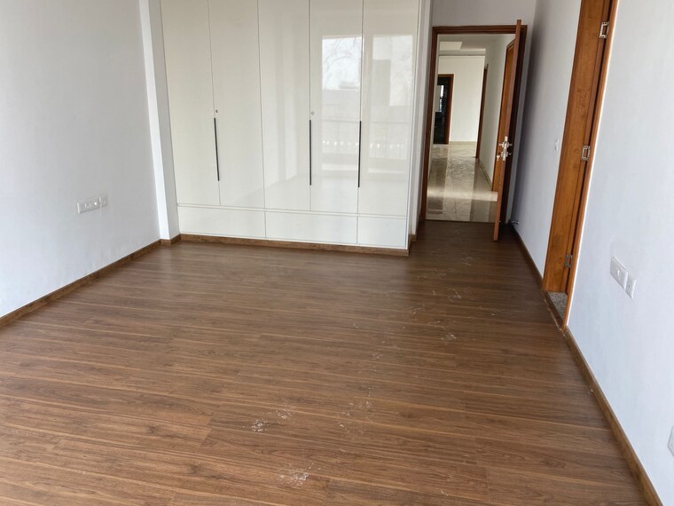 Room, omaxe-lake 4 Bedroom 2300 Sq.Ft. Apartment In North Mullanpur Chandigarh 9680876